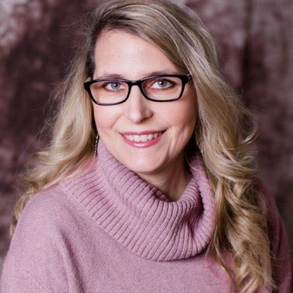 Meet your Posher, Heather - Picture 1 of 1